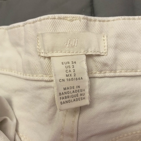✴️2 for $20 - H&M White Mom Jeans - Picture 2 of 3